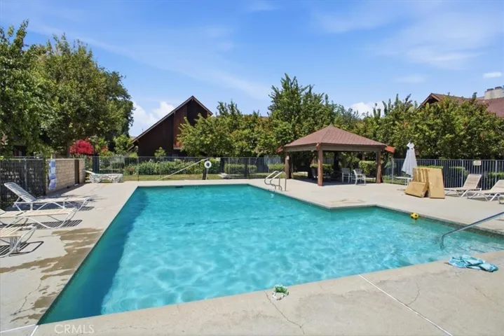 7509 Winnetka Ave, Winnetka, California 91306