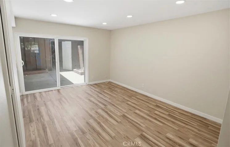 7509 Winnetka Ave, Winnetka, California 91306