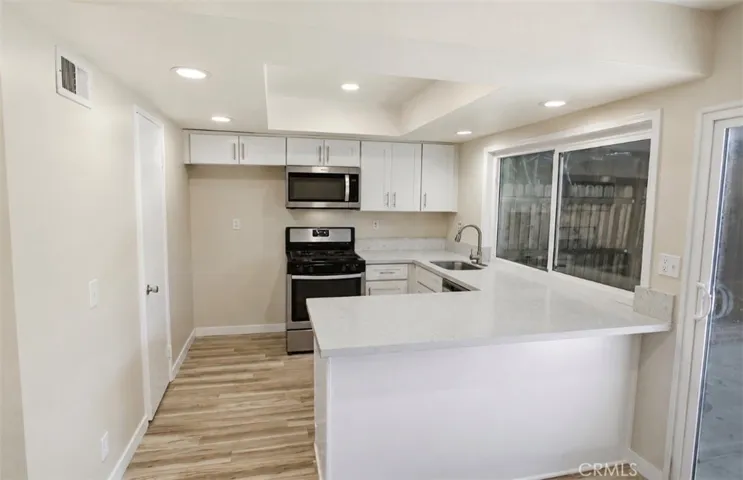 7509 Winnetka Ave, Winnetka, California 91306