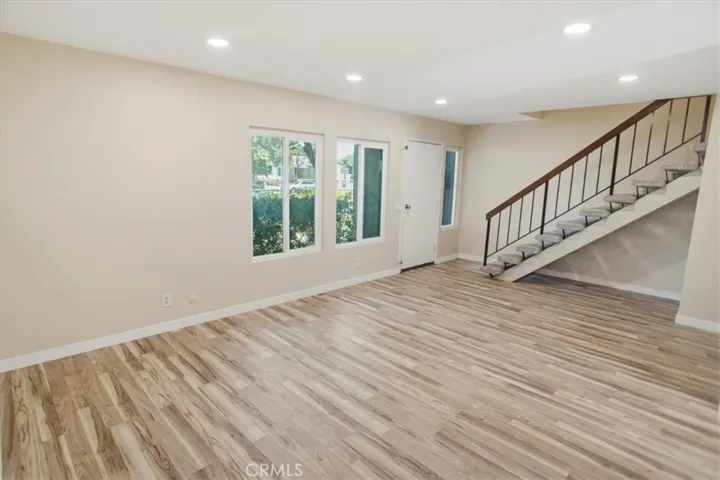 7509 Winnetka Ave, Winnetka, California 91306