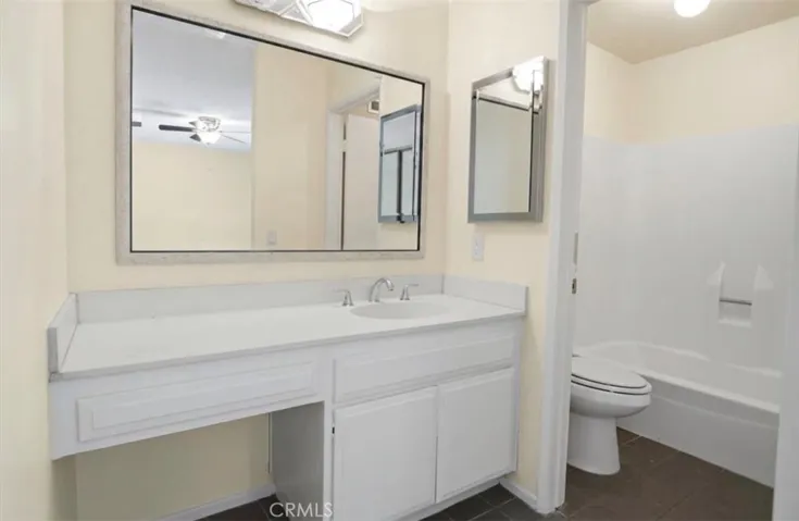 7509 Winnetka Ave, Winnetka, California 91306