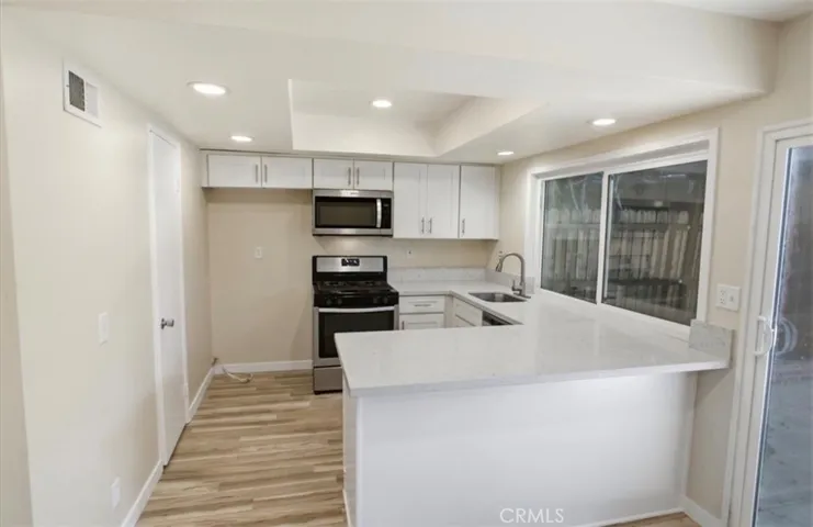 7509 Winnetka Ave, Winnetka, California 91306