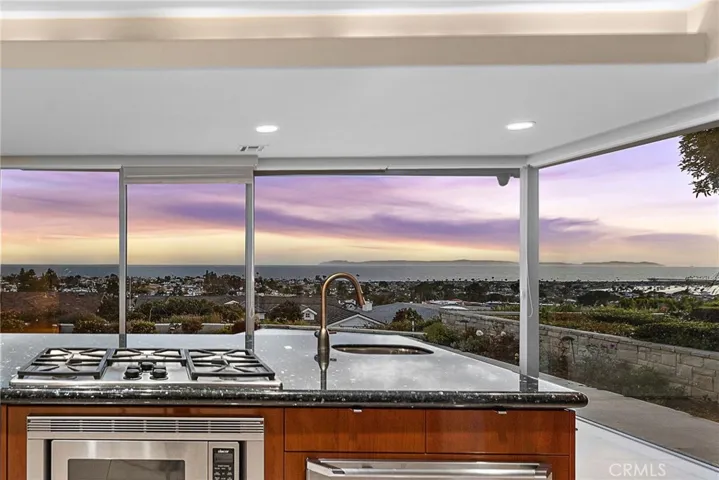 2801 Setting Sun, Corona Del Mar, California 92625