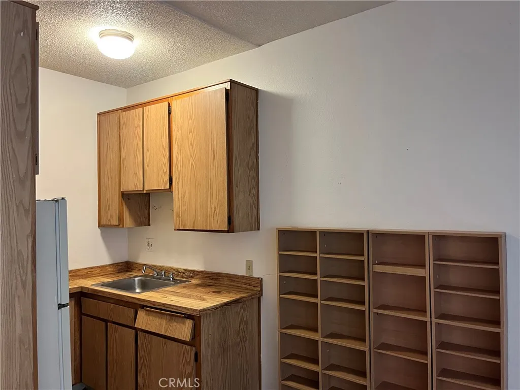 Extra shelving included