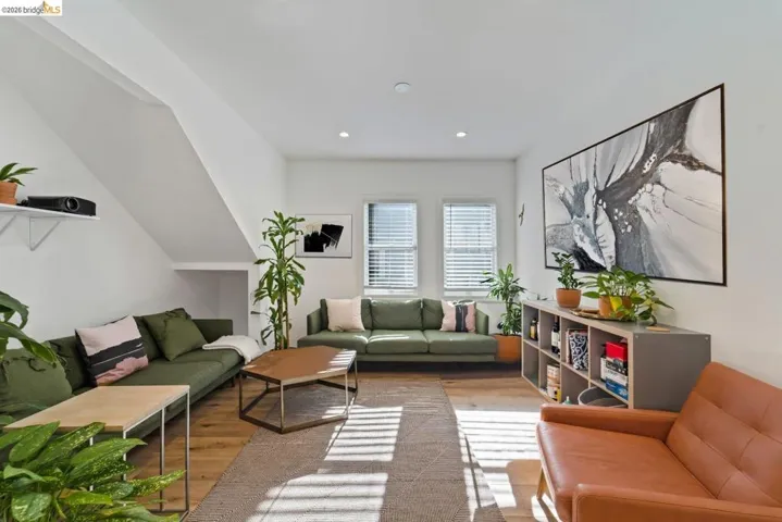 384 Euclid Ave, Oakland, California 94610