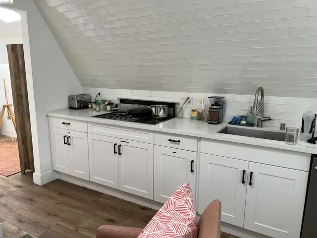 384 Euclid Ave, Oakland, California 94610