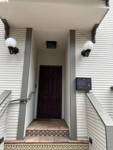 384 Euclid Ave, Oakland, California 94610