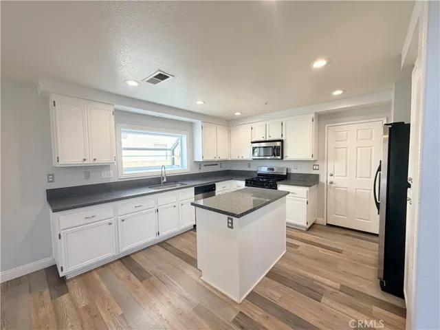 15096 Fox Ridge Drive, Fontana, California 92336