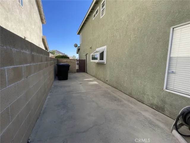 15096 Fox Ridge Drive, Fontana, California 92336