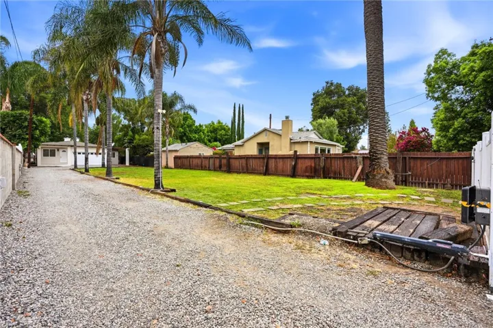 7015 Amigo, Reseda, California 91335