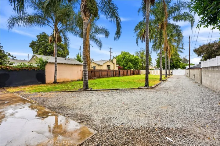 7015 Amigo, Reseda, California 91335
