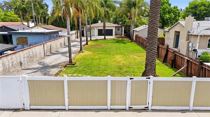 7015 Amigo, Reseda, California 91335