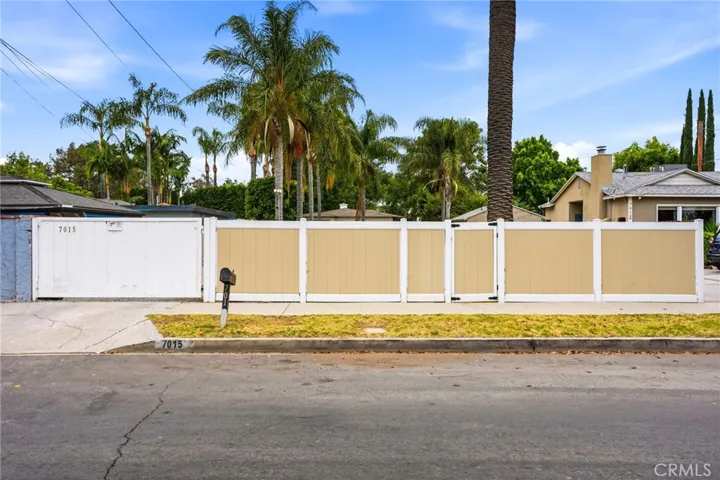 7015 Amigo, Reseda, California 91335