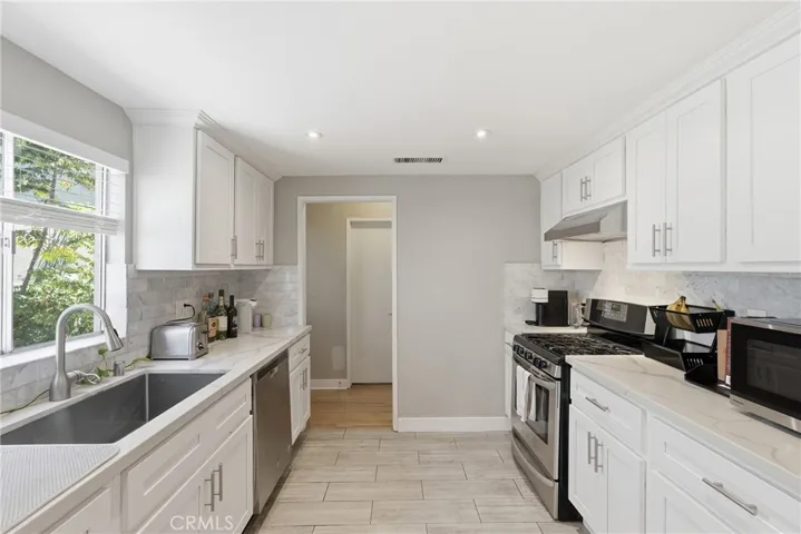 1224 24th, Santa Monica, California 90404