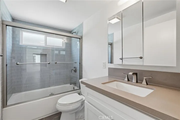 1224 24th, Santa Monica, California 90404