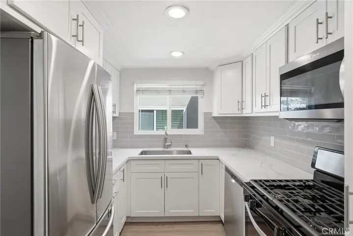 1224 24th, Santa Monica, California 90404