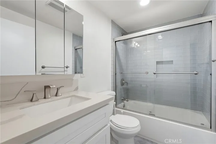 1224 24th, Santa Monica, California 90404