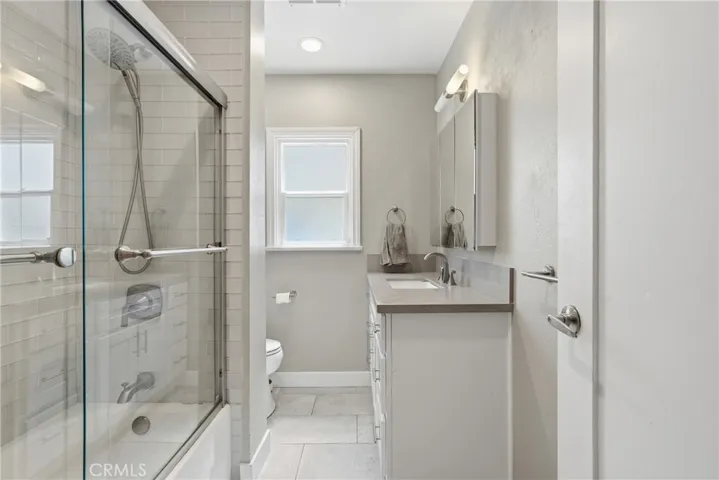 1224 24th, Santa Monica, California 90404
