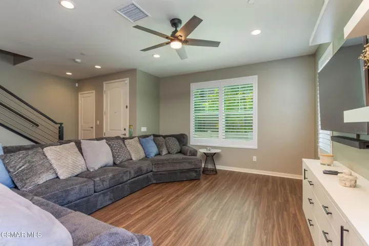114 REd BRcik Dr. -Family room -1