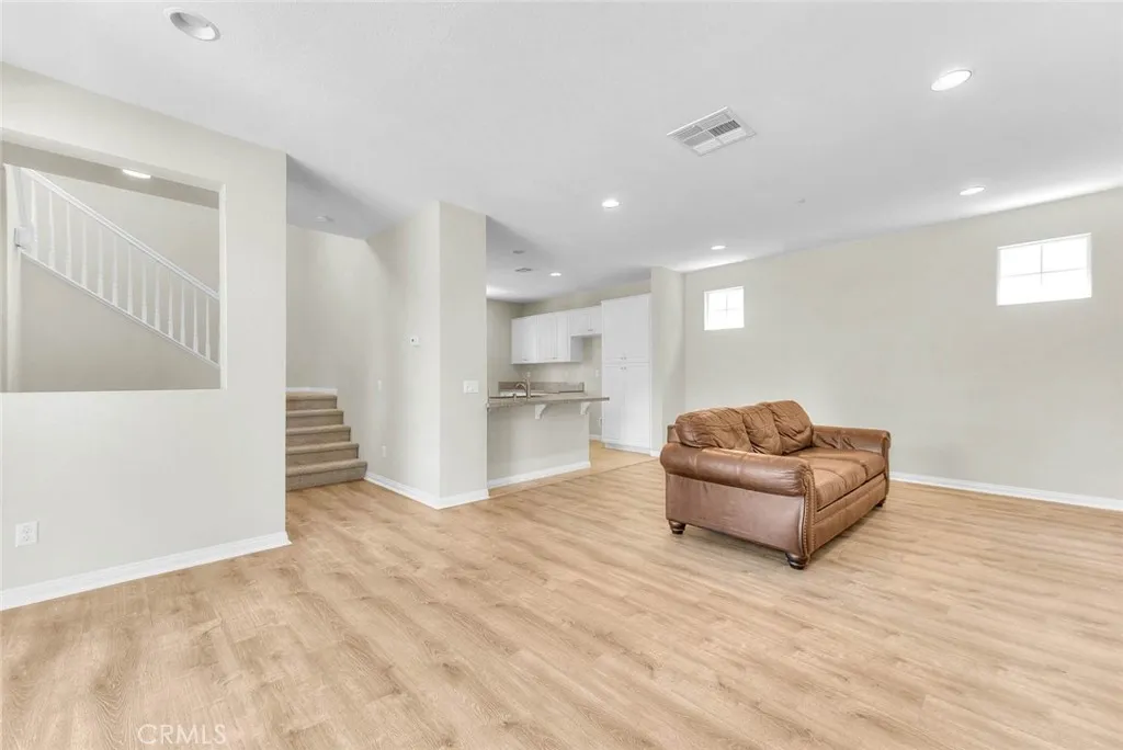Spacious living room
