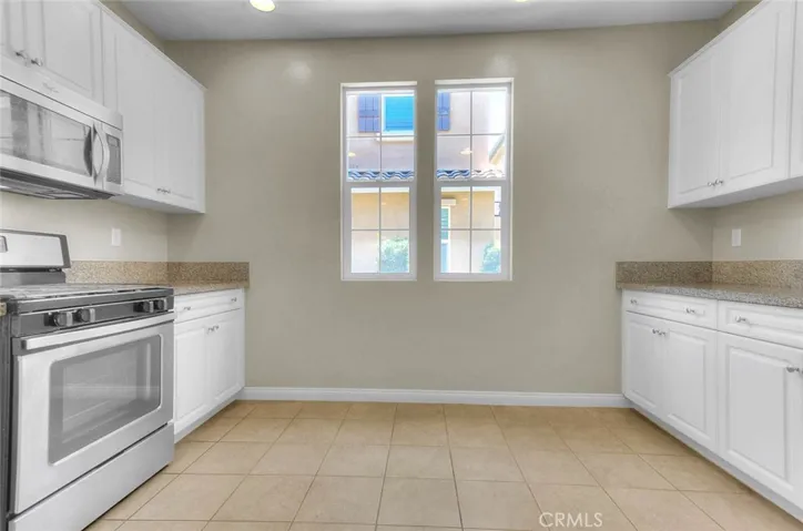 Room for breakfast table within kitchen