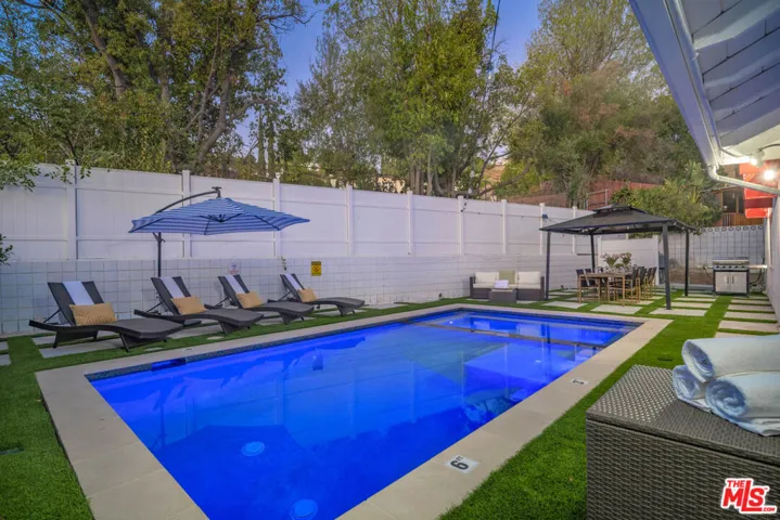 22711 Margarita Drive, Woodland Hills, California 91364