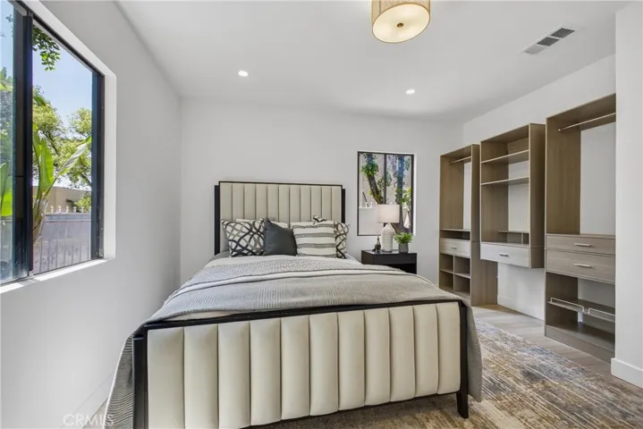 6845 Aura Avenue, Reseda, California 91335