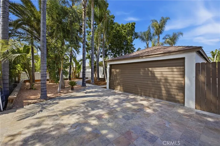 6845 Aura Avenue, Reseda, California 91335