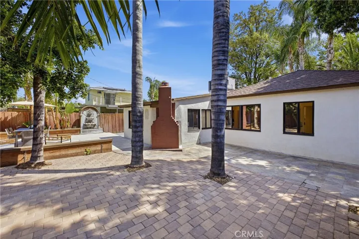 6845 Aura Avenue, Reseda, California 91335