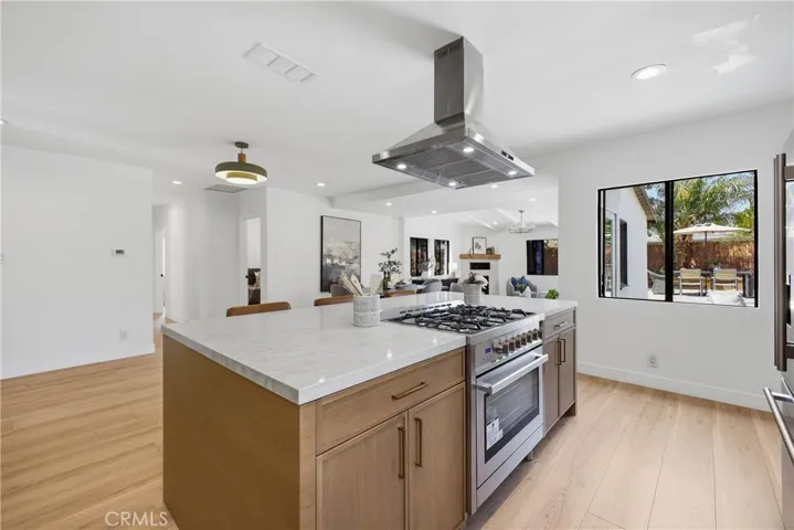 6845 Aura Avenue, Reseda, California 91335