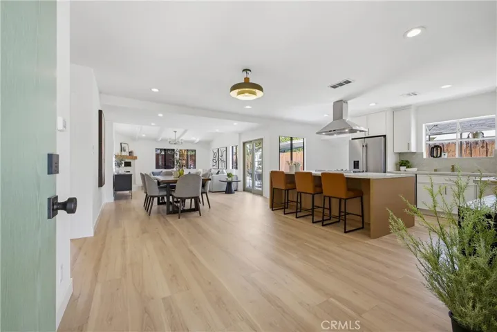 6845 Aura Avenue, Reseda, California 91335