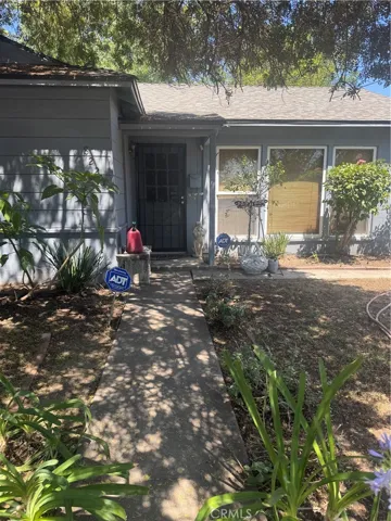 8226 Whiteoak Avenue, Northridge, California 91325