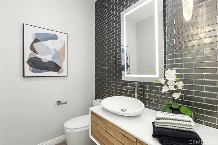 205 Mantle, Irvine, California 92618