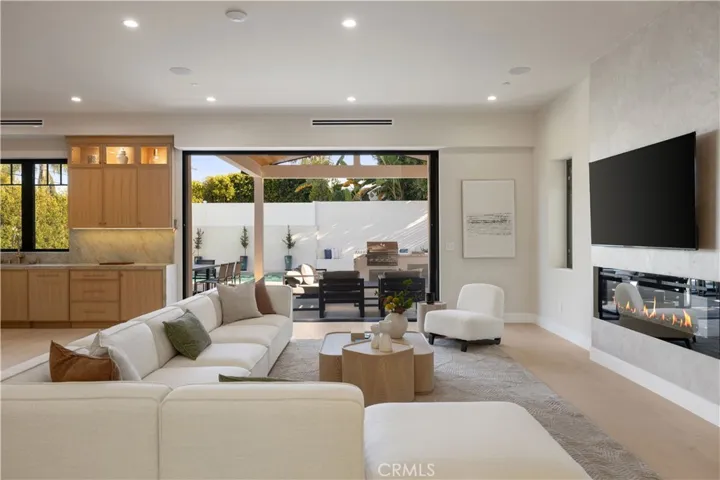 1658 5th, Manhattan Beach, California 90266