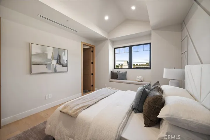 1658 5th, Manhattan Beach, California 90266