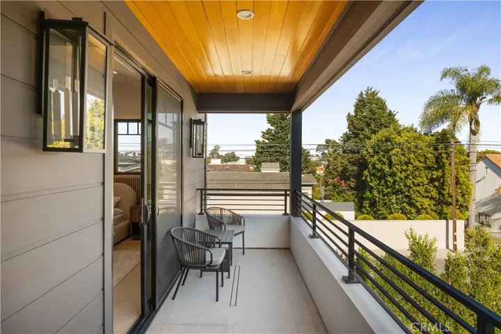 1658 5th, Manhattan Beach, California 90266