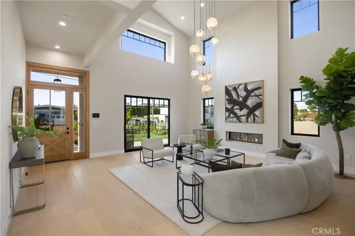 1658 5th, Manhattan Beach, California 90266