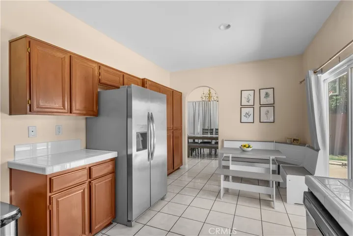 12768 Berrydale, Victorville, California 92392