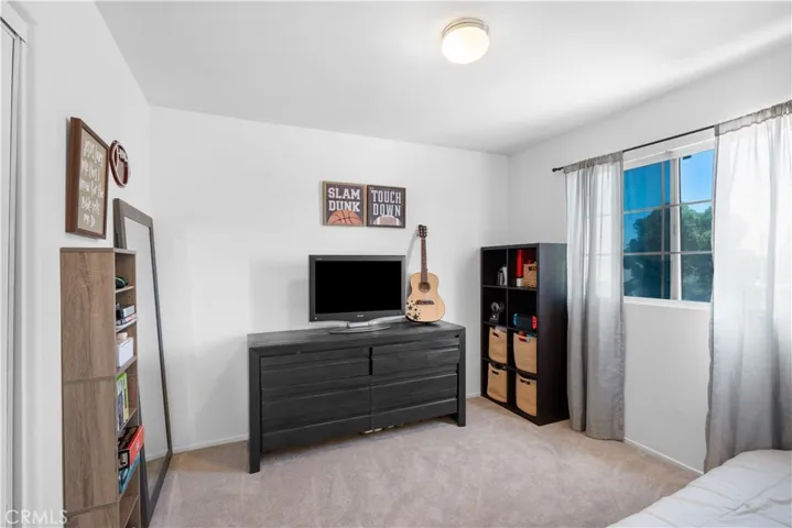 12768 Berrydale, Victorville, California 92392