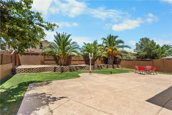12768 Berrydale, Victorville, California 92392