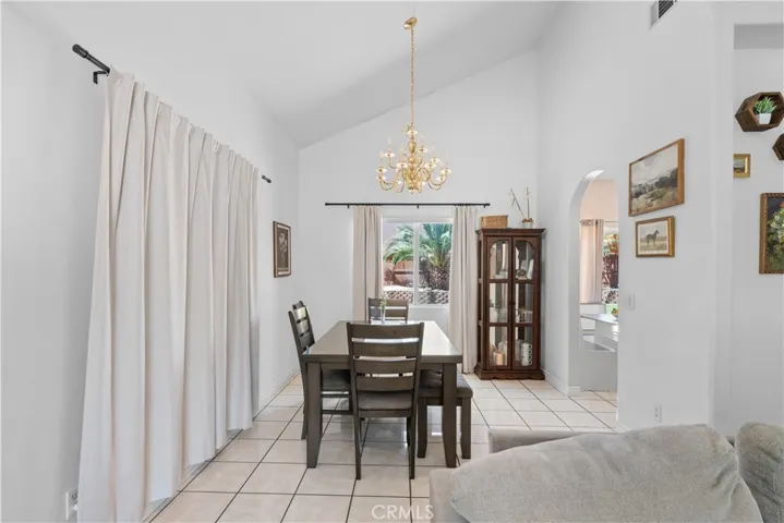 12768 Berrydale, Victorville, California 92392