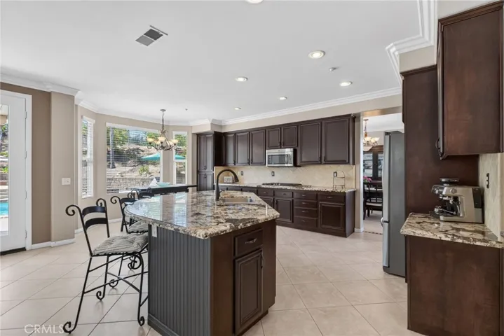 1268 Las Ventanas, Riverside, California 92508