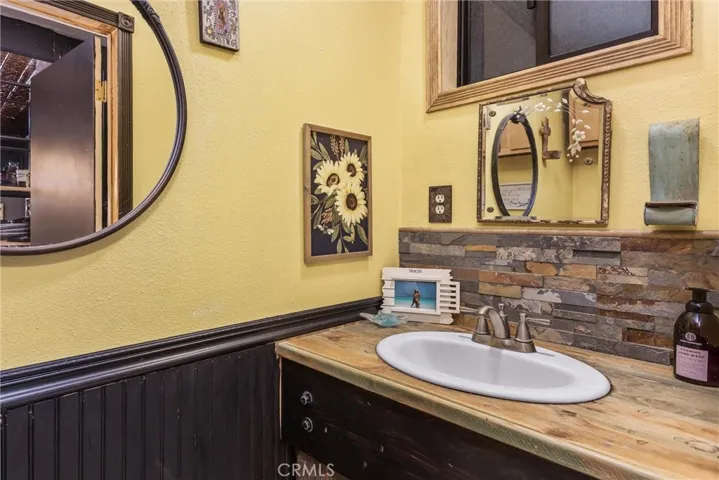 Guest/Hall Bath