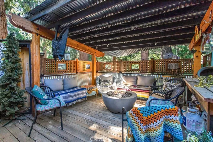 Outdoor Living - Covered Deck with TV