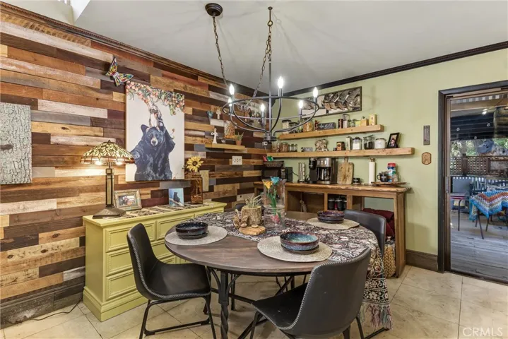 Kitchen/Dining with Breakfast and Coffee Bars