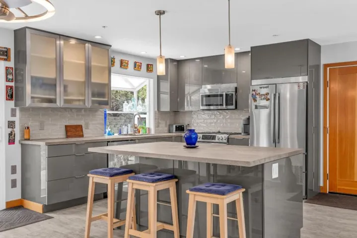 7310 Timeview Way, Salinas, California 93907