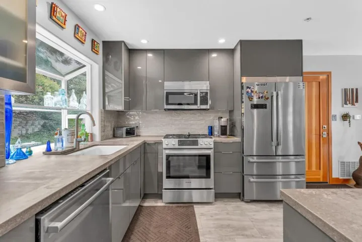 7310 Timeview Way, Salinas, California 93907