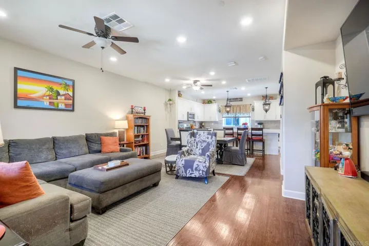 1576 Castillo Way 45, Vista, California 92081