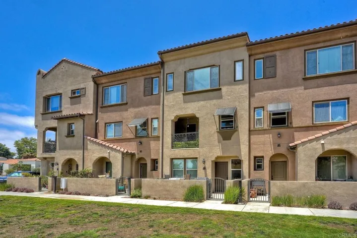 1576 Castillo Way 45, Vista, California 92081