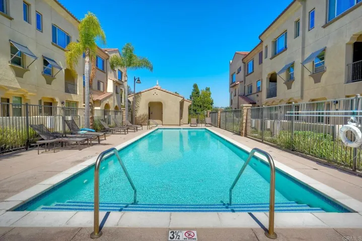 1576 Castillo Way 45, Vista, California 92081